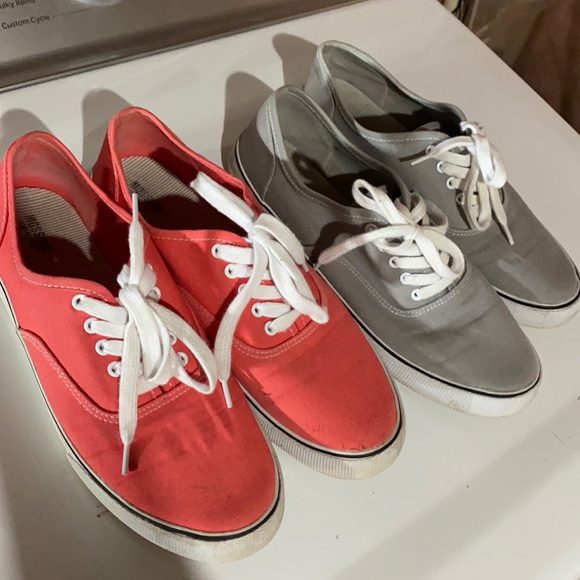 2 pair of canvas sneakers - Picture 1 of 5